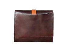Load image into Gallery viewer, Leather Camera Bag