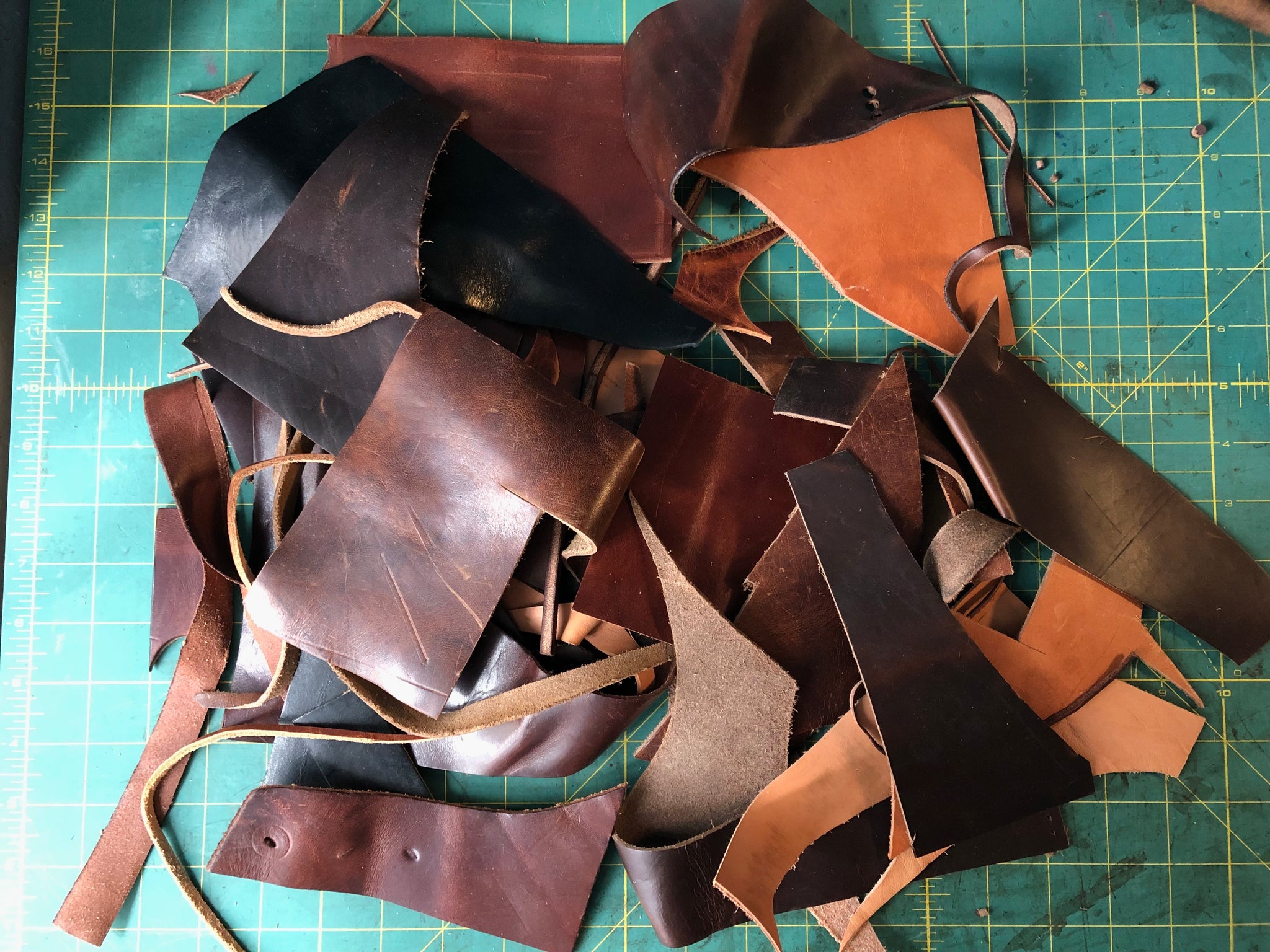 Assorted Leather Scraps - 10lbs